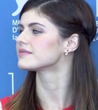 Alexandra Daddario : alexandra-daddario-1427993297.jpg