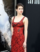 Alexandra Daddario : alexandra-daddario-1444052572.jpg