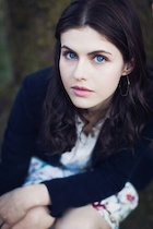 Alexandra Daddario : alexandra-daddario-1478971511.jpg