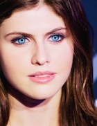 Alexandra Daddario : alexandra-daddario-1480607307.jpg