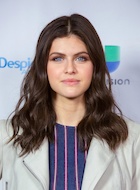 Alexandra Daddario : alexandra-daddario-1494809823.jpg