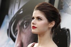 Alexandra Daddario : alexandra-daddario-1495213043.jpg