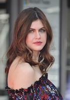 Alexandra Daddario : alexandra-daddario-1495734450.jpg