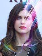 Alexandra Daddario : alexandra-daddario-1504147786.jpg