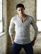 Alex Meraz : alexmeraz_1260268702.jpg