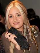 Amanda Michalka : amanda-michalka-1364863461.jpg