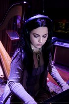 Amy Lee : amy-lee-1313218666.jpg