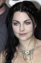 Amy Lee : amy-lee-1320255921.jpg