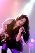 Amy Lee : amy-lee-1332113659.jpg