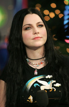 Amy Lee : amy-lee-1380382169.jpg