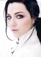 Amy Lee : amy-lee-1380382286.jpg