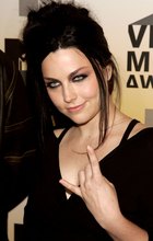 Amy Lee : amy-lee-1380382293.jpg