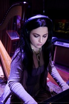 Amy Lee : amy-lee-1407025033.jpg