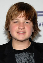 Angus T. Jones : angustjones_1240184669.jpg