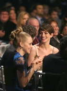 Anne Hathaway : TI4U1378604893.jpg