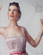 Anne Hathaway : TI4U_u1160065508.jpg