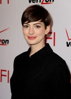 Anne Hathaway : anne-hathaway-1360233314.jpg