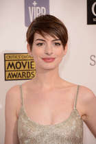 Anne Hathaway : anne-hathaway-1360234299.jpg