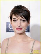 Anne Hathaway : anne-hathaway-1360234370.jpg