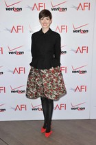 Anne Hathaway : anne-hathaway-1360234574.jpg