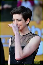 Anne Hathaway : anne-hathaway-1360235096.jpg