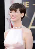 Anne Hathaway : anne-hathaway-1361766565.jpg