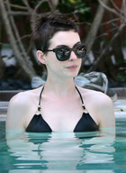 Anne Hathaway : anne-hathaway-1363234996.jpg