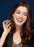 Anne Hathaway : anne-hathaway-1363645665.jpg