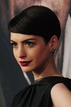 Anne Hathaway : anne-hathaway-1364232615.jpg