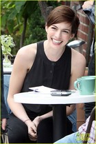 Anne Hathaway : anne-hathaway-1372007773.jpg