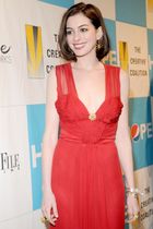 Anne Hathaway : anne-hathaway-1379354230.jpg