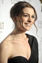 Anne Hathaway : anne-hathaway-1379529394.jpg