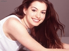 Anne Hathaway : anne-hathaway-1379618799.jpg