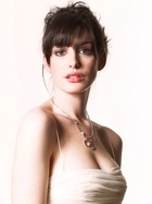 Anne Hathaway : anne-hathaway-1380824212.jpg