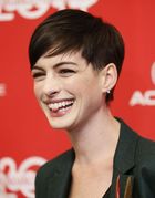 Anne Hathaway : anne-hathaway-1390584701.jpg