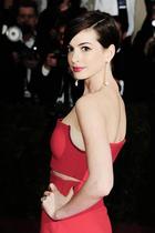 Anne Hathaway : anne-hathaway-1401987777.jpg