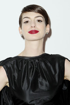 Anne Hathaway : anne-hathaway-1401989096.jpg