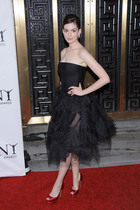 Anne Hathaway : anne-hathaway-1403364129.jpg