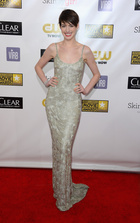 Anne Hathaway : anne-hathaway-1405807443.jpg