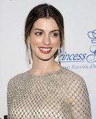 Anne Hathaway : anne-hathaway-1476548031.jpg