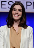 Anne Hathaway : anne_hathaway_1265221975.jpg