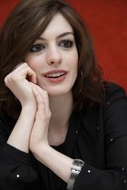 Anne Hathaway : anne_hathaway_1271618275.jpg