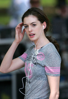 Anne Hathaway : anne_hathaway_1277446893.jpg