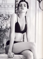 Anne Hathaway : anne_hathaway_1277446960.jpg