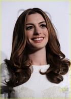 Anne Hathaway : anne_hathaway_1289062522.jpg