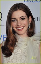 Anne Hathaway : anne_hathaway_1290054583.jpg