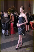 Anne Hathaway : anne_hathaway_1290288983.jpg