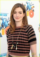 Anne Hathaway : anne_hathaway_1296329322.jpg