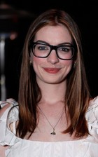 Anne Hathaway : anne_hathaway_1298669032.jpg