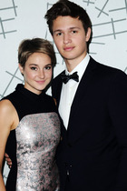 Ansel Elgort : TI4U1402178676.jpg